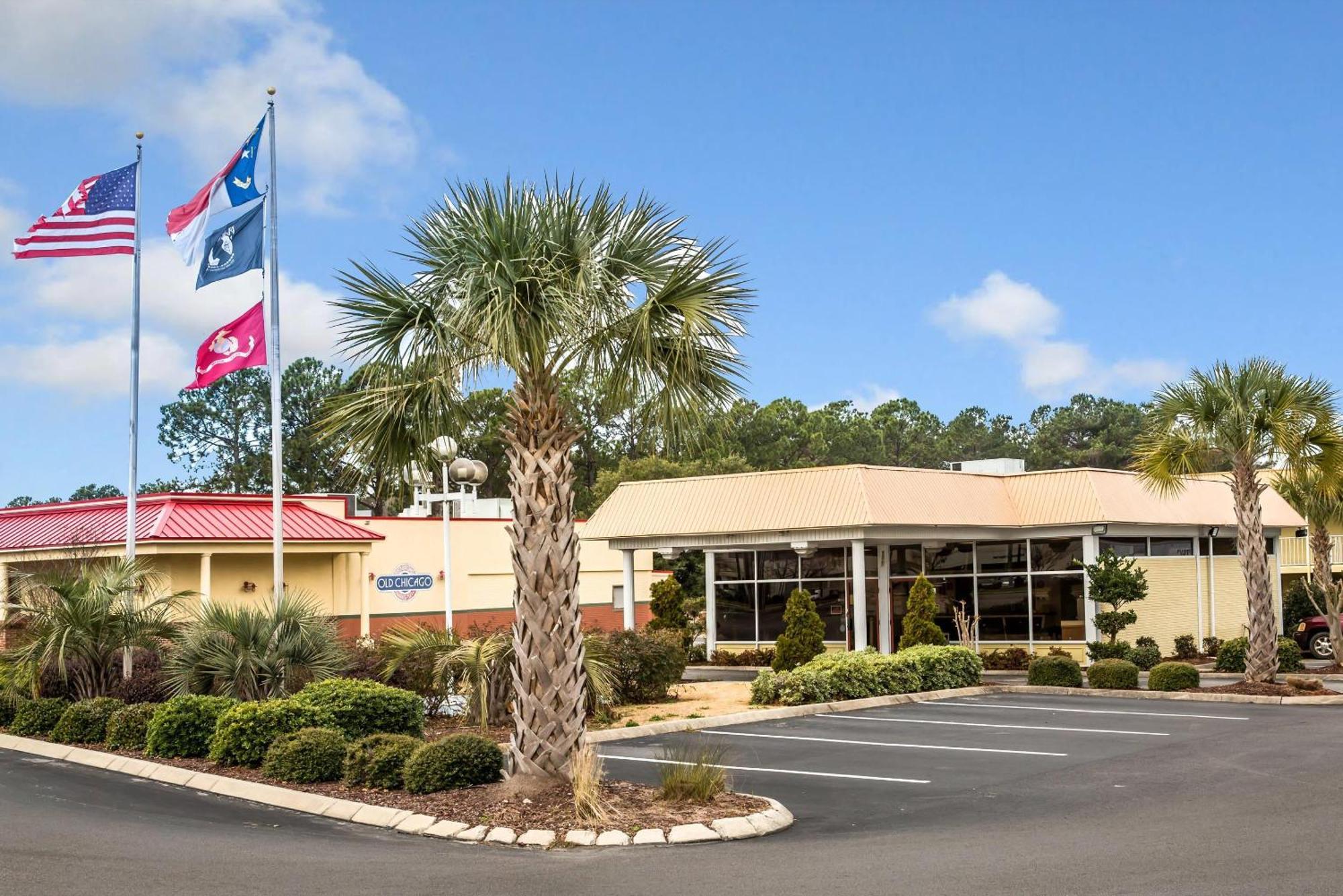 6 Airport Hotels Near New Hanover County Park Dept for Easy Access
