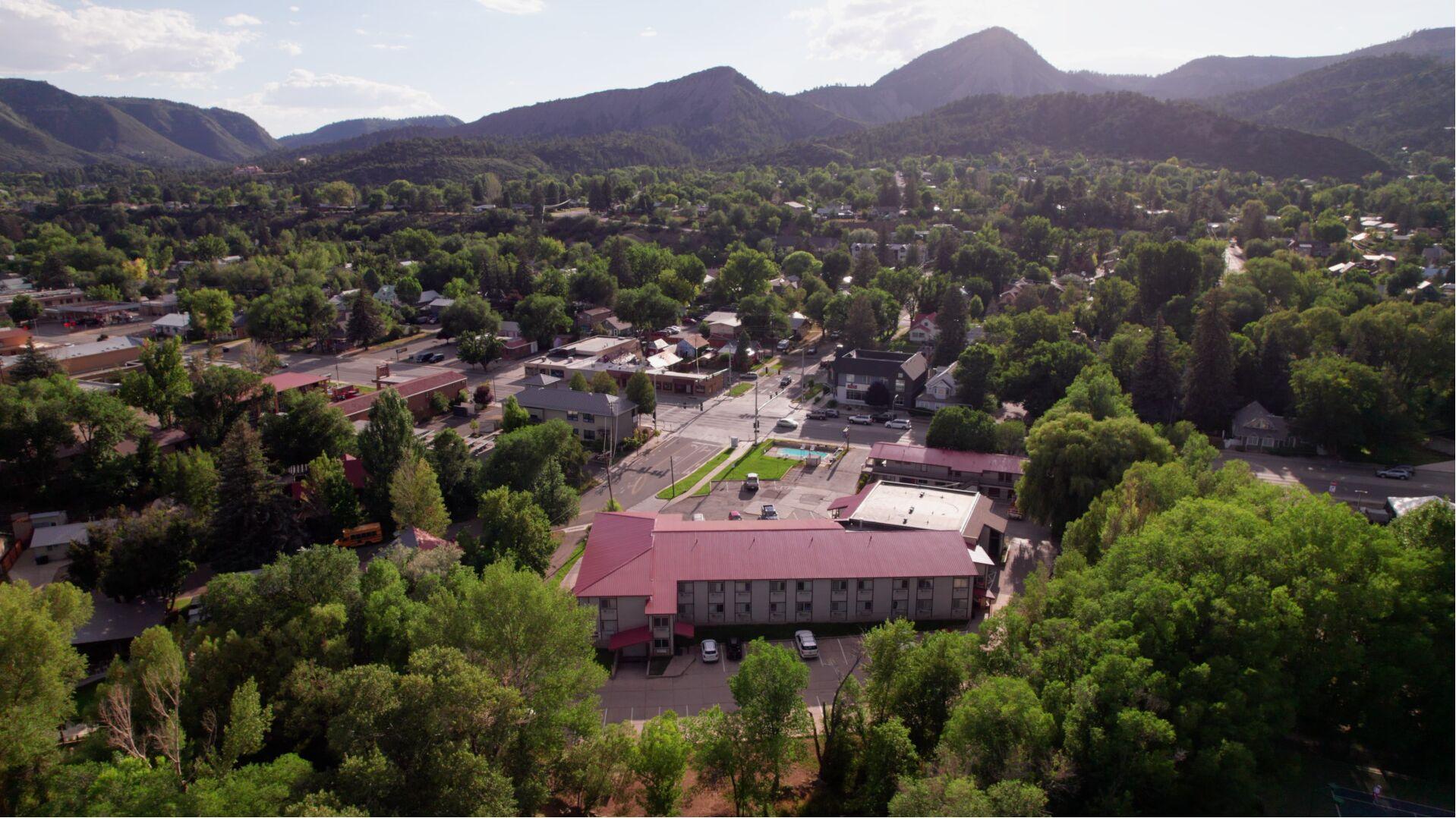 Staying Near Durango Arts Ctr: 5 Budget Hotels Compared