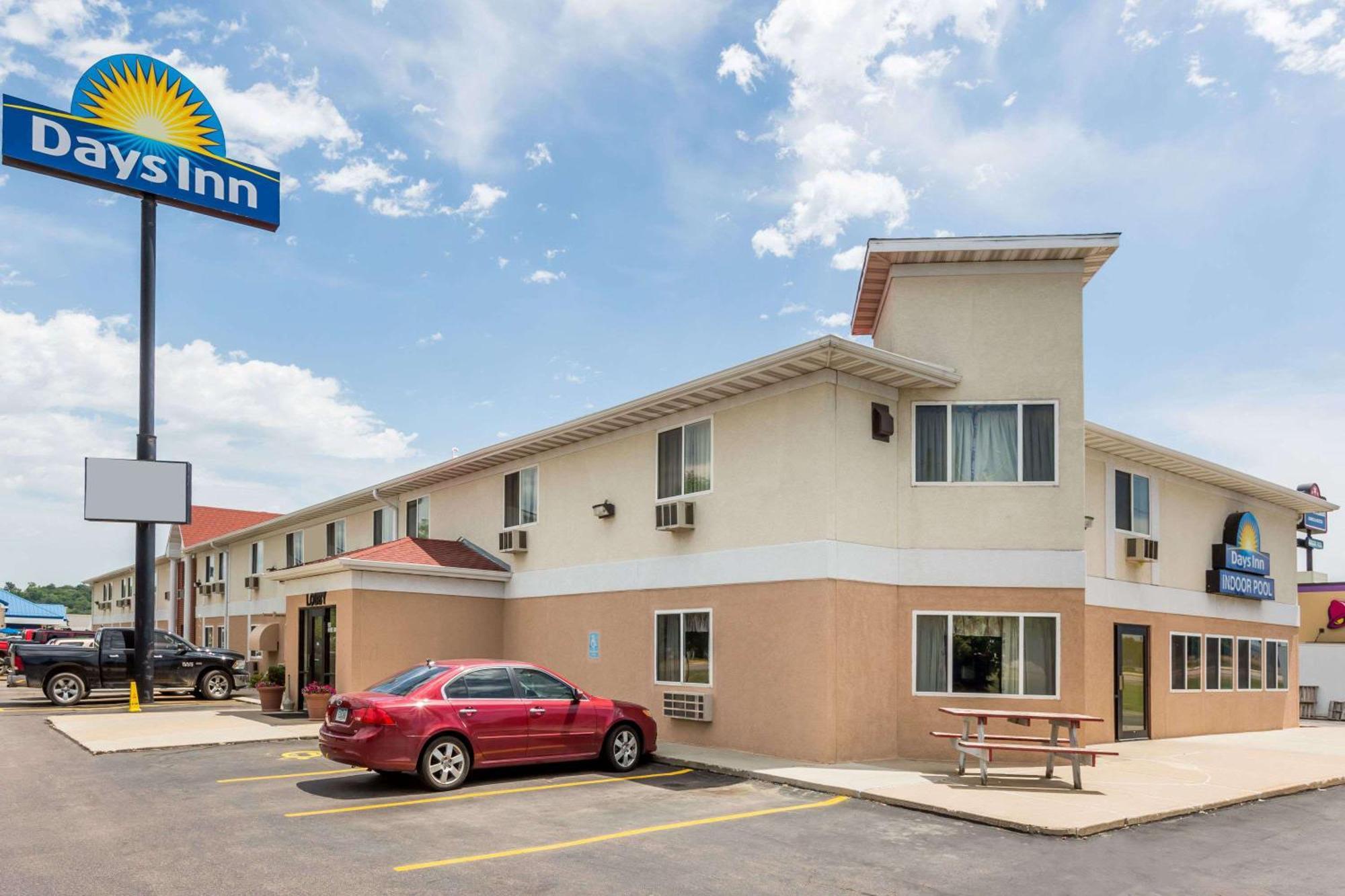 4 Affordable Hotels Near Crystal Cove Park for Smart Stays