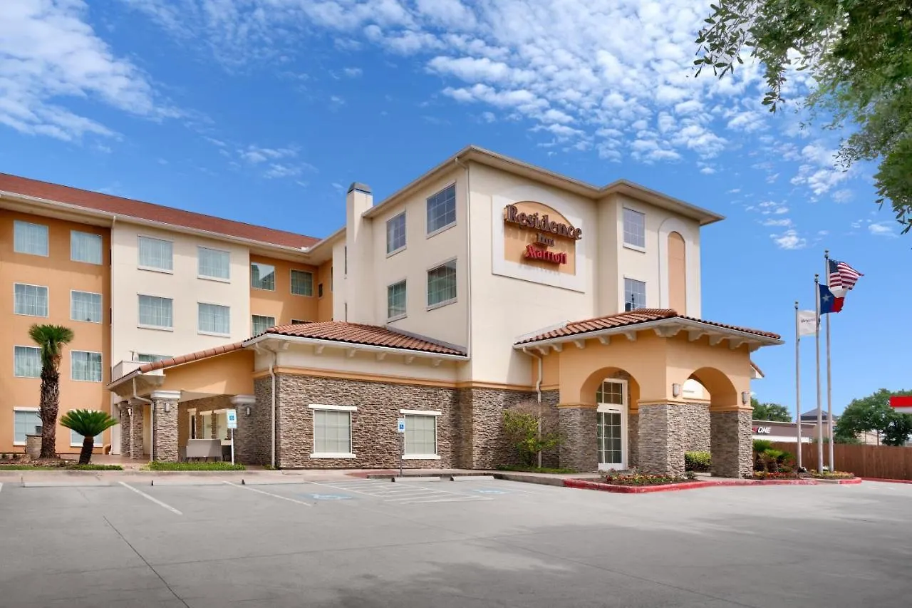 4 Business Hotels Near George Bush Park Worth Booking