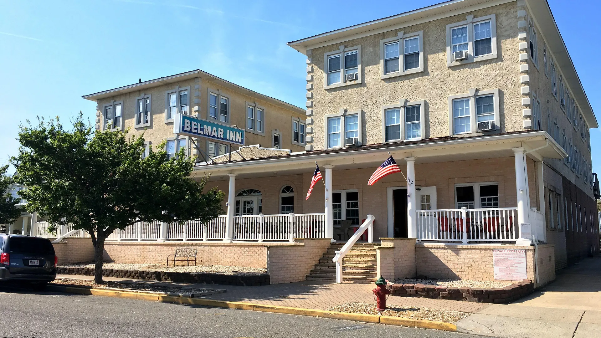Staying Near Maclearie Park: 4 Budget Hotels Compared
