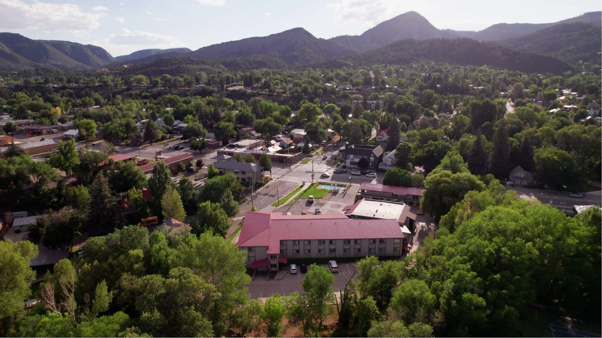 Staying Near Durango Arts Ctr: 5 Budget Hotels Compared