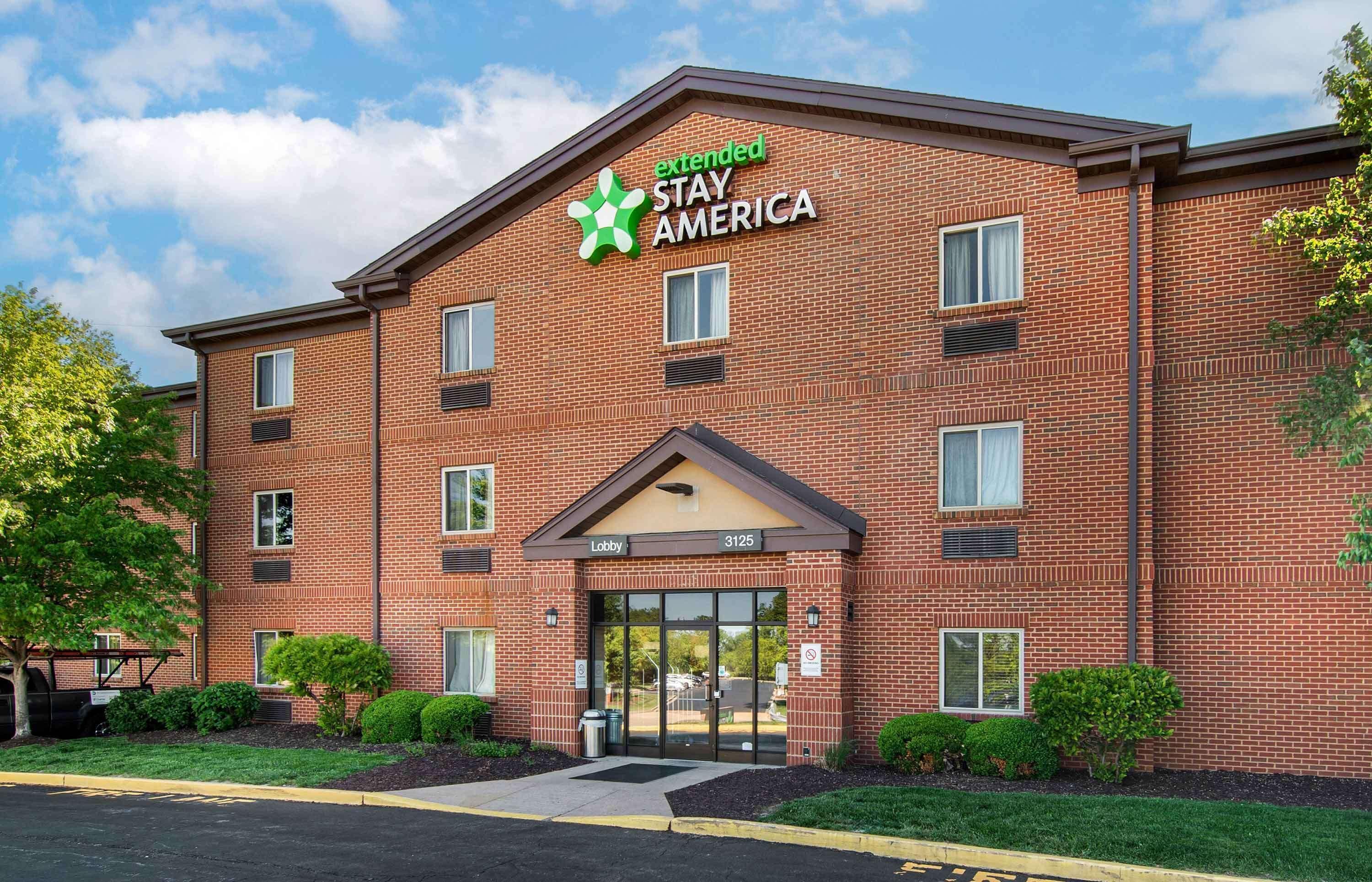 6 Standout Design Hotels Close to VFW 3944 St. Louis